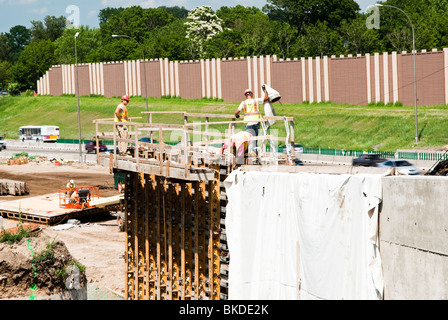 L'activité de la construction le long d'une autoroute au sud de Minneapolis (Minnesota) Banque D'Images