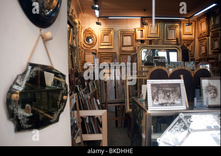 Boutique de cadrage d'images dans le quartier latin, « Paris American Art », extérieur de la boutique, boutique d'époque, magasin saint germain Banque D'Images