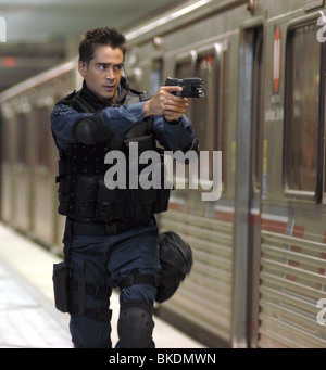 Le S.W.A.T. (2003) SWAT (ALT) Colin Farrell AFASI 001-SWB Banque D'Images