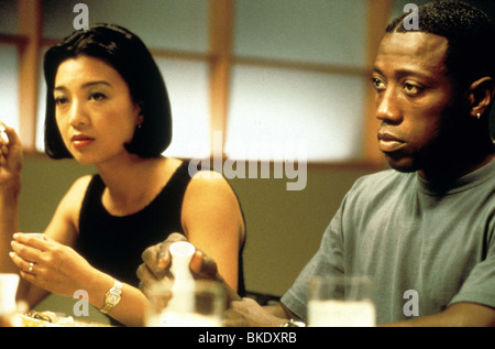 ONE NIGHT STAND (1997) MING-NA WEN, Wesley Snipes 064 INTERVENTION SUR SITE Banque D'Images