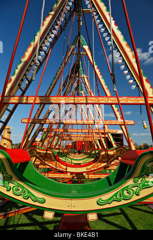 Foire traditionnelle ride, à Vapeur des charretiers juste. Banque D'Images