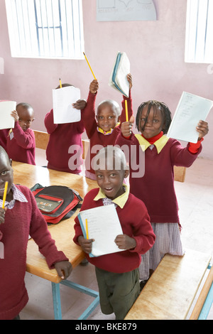 Les enfants de l'école dans la leçon à Loldia School, Kenya Banque D'Images