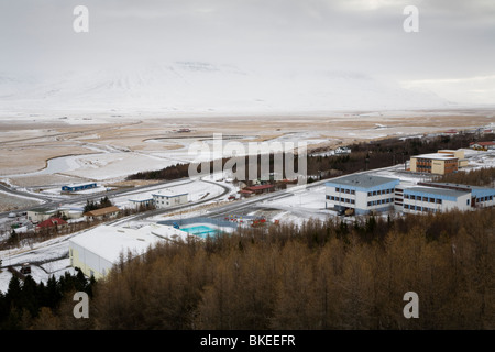 Petit village appelé Varmahlid pendant l'hiver. Islande Skagafjordur Banque D'Images