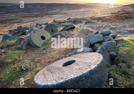 Meules abandonnées à Moscar Moor sous Stanage Edge Banque D'Images