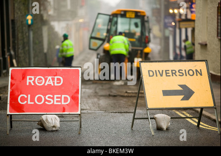 Route fermée à Ambleside pour resurfaçage UK Banque D'Images