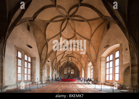 Dans la salle Vladislav Starý královský palác (ancien Palais Royal), le château de Prague, Prague, République tchèque. Banque D'Images