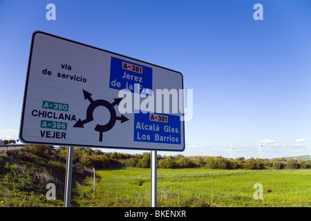 Panneau routier indiquant les directions à Medina Sidonia Cadiz (Espagne) Banque D'Images