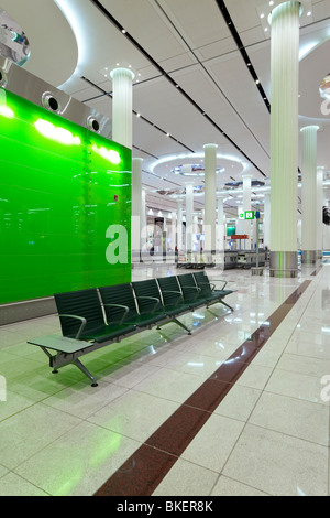 Émirats arabes unis, Émirats Arabes Unis, Dubai, l'Aéroport International de Dubaï, Terminal 3, Hall des Arrivées Banque D'Images