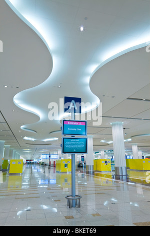 L'Aéroport International de Dubaï, Hall de départ dans le nouveau Terminal 3 de 4,5 milliards de dollars, DUBAÏ, ÉMIRATS ARABES UNIS, Émirats Arabes Unis Banque D'Images