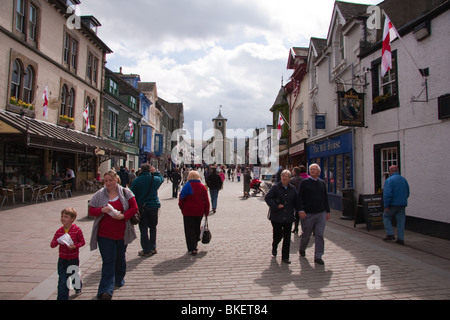 Place du marché, Keswick, avec Sans objet Hall à distance Banque D'Images