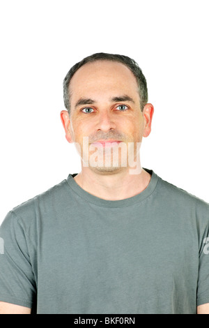 Portrait of smiling casual man in t-shirt Banque D'Images