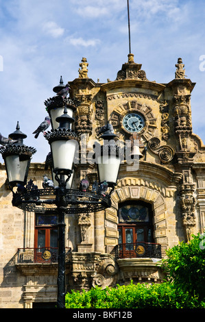Palais du Gouvernement de l'état vu depuis le centre historique de Zocalo Guadalajara, Jalisco, Mexique Banque D'Images