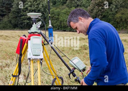 Un GPS différentiel utilisé en temps réel de l'enquête, l'enquête de cinématique de l'étendue de l'inondation, canyon de Durham au Royaume-Uni. Banque D'Images