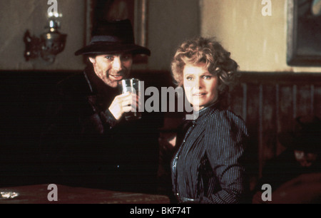 Croc blanc (1990) Klaus Maria Brandauer, SUSAN HOGAN FHH 038 Banque D'Images