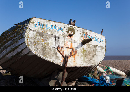 Bateau de pêche Jill Anne d'Ipswich sur la plage à Aldeburgh, Suffolk, UK Banque D'Images