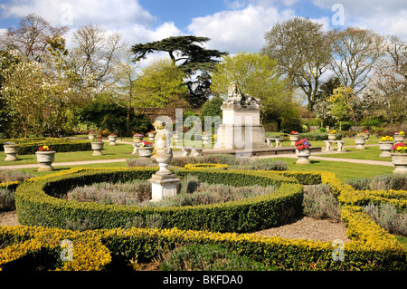 Jardins clos à Sunbury on Thames Banque D'Images