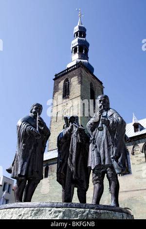 Aldegreverbrunnen Fontaine, en face de l'église Saint Petri, Soest, Rhénanie du Nord-Westphalie, Allemagne Banque D'Images