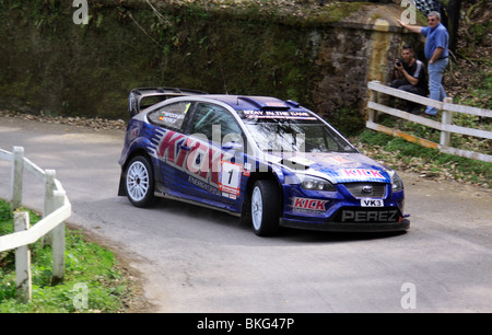 Voitures de rallye en compétition aux stades à Minehead, Somerset Banque D'Images