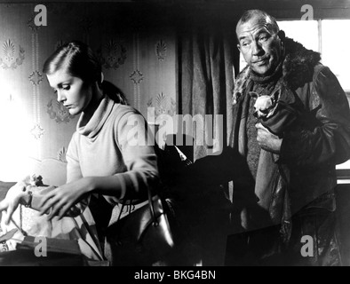 BUNNY LAKE A DISPARU (1965) CAROL LYNLEY, Noel Coward BLKM 004 P Banque D'Images