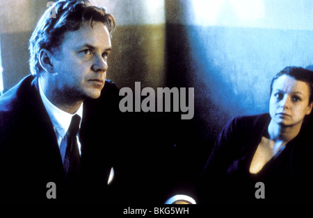 CODE 46 (code 2003) QUARANTE-SIX (ALT) TIM ROBBINS, SAMANTHA MORTON 001-3 CODE-119 Banque D'Images