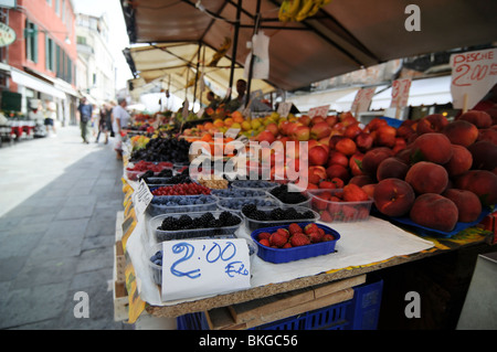 Marché de Fruits à Venise (Italie) Banque D'Images