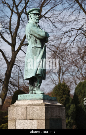 Statue de le capitaine Edward John Smith (capitaine du Titanic), Beacon Park, Lichfield. Banque D'Images