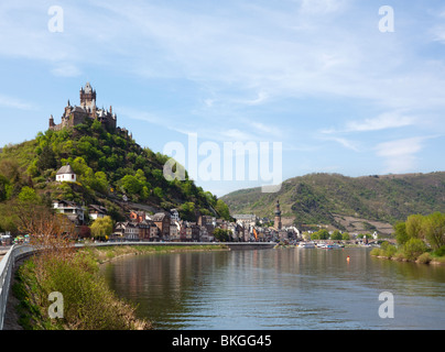 La vallée de la Moselle à Cochem avec château Reichsburg Banque D'Images