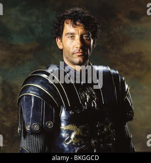 Le ROI ARTHUR -2004 CLIVE OWEN Banque D'Images