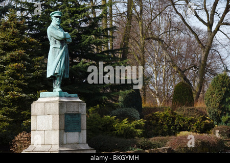 Statue de le capitaine Edward John Smith (capitaine du Titanic), Beacon Park, Lichfield. Banque D'Images