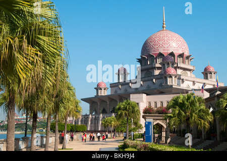 Mosquée de Putra moderne Malaysias nouvelle capitale Putrajaya près de Kuala Lumpur Banque D'Images