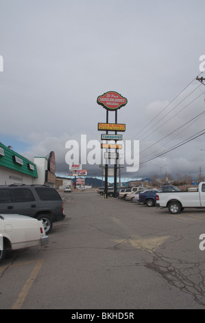 Thunder lourd ciel au-dessus de la couverture de selle, signe de la plus célèbre d'El Paso d'importation du Mexique, magasin spécialisé dans le mobilier Banque D'Images