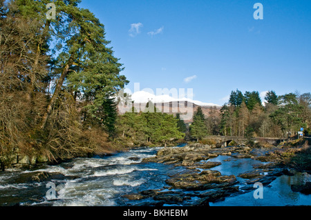 Dochart River & Chutes de Dochart Killin District Stirling en hiver l'Ecosse Banque D'Images