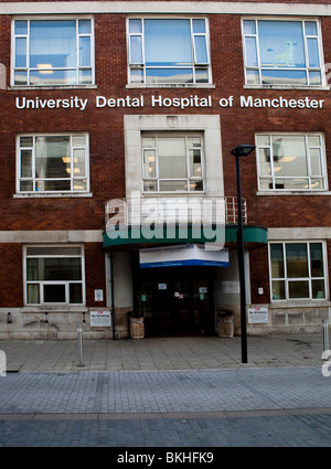 L'hôpital dentaire de l'Université de Manchester, entrée privée Banque D'Images