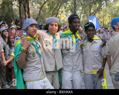 Israël, Tel Aviv, Quartier Shapira, les enfants de travailleurs immigrés et enfants israéliens dans le mouvement de jeunesse Les Scouts Banque D'Images