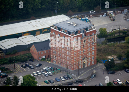 Une vue aérienne de la ville de Stroud dans le Gloucestershire UK avec le bâtiment Paul Banque D'Images