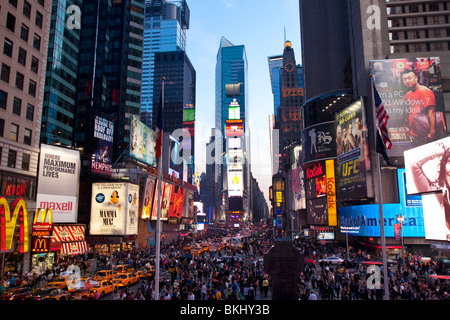 Times Square au crépuscule, New York City, USA Banque D'Images