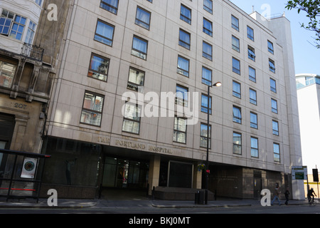 Élévation frontale de l'établissement privé de pédiatrie de l'hôpital de Portland à Londres. Banque D'Images