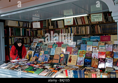 Le marché de l'Espagne Madrid Paseo del Prado Livres en Espagnol Banque D'Images