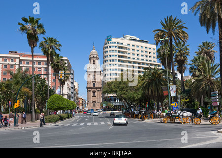 La cathédrale de Málaga et calèche. L'Andalousie. Espagne Banque D'Images