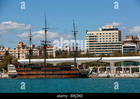 Réplique de la Santisima Trinidad navire de guerre. Port de Malaga. L'Andalousie. L'Espagne. Banque D'Images