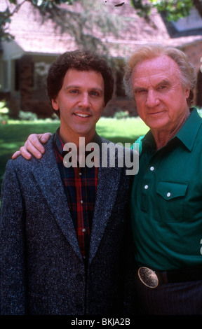 Fou COMME UN RENARD (TV) JOHN RUBINSTEIN, Jack Warden CLFX 003 Banque D'Images