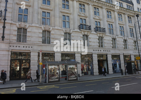 La maison de couture Hugo Boss,situé sur le côté sud de Sloane Square, pas un jet de pierre de la célèbre Kings Road Chelsea. Banque D'Images