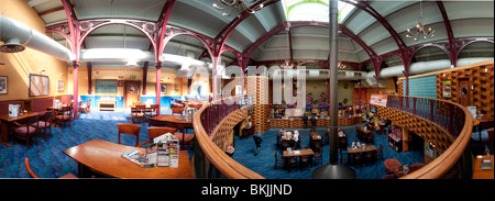 La Titus Salt, ancien, un Werherspoons maintenant pub Banque D'Images