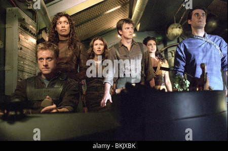 SERENITY (2005) ALAN TUDYK, GINA TORRES, JEWEL STAITE, NATHAN FILLION, Morena Baccarin, SEAN MAHER, Joss Whedon (DIR) SERE Banque D'Images