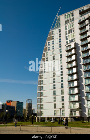 Les blocs d'appartements Bâtiments NV, bassin du Huron, Salford Quays, Greater Manchester, Angleterre, RU Banque D'Images