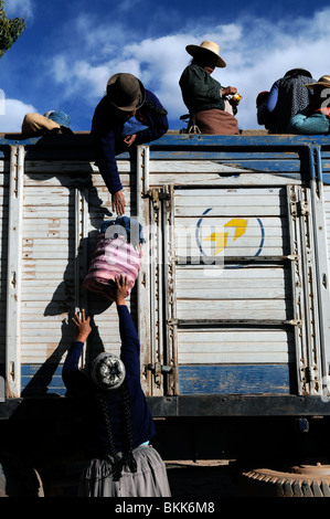 Scène de la petite ville de Macha dans les hautes terres boliviennes. Banque D'Images