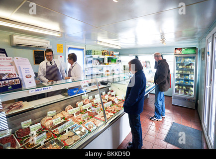 Affichage de la viande à un boucher shop Banque D'Images