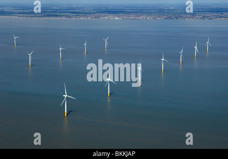 Les turbines éoliennes offshore à Gunfleet Sands off Essex Clacton, UK dans la mer du Nord Banque D'Images