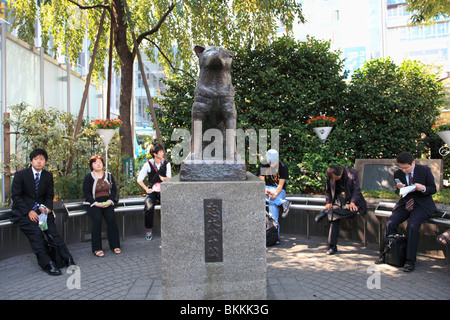 Hachiko Statue, lieu de rencontre populaire, Shibuya, Tokyo, Japon, Asie Banque D'Images