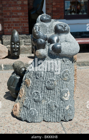 Sculptures en pierre et de statues dans le Trading Post Souvenirs, Victoria & Alfred Waterfront, Cape Town, Afrique du Sud Banque D'Images